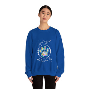 Just a girl who loves her dog (Unisex Heavy Blend™ Crewneck Sweatshirt)