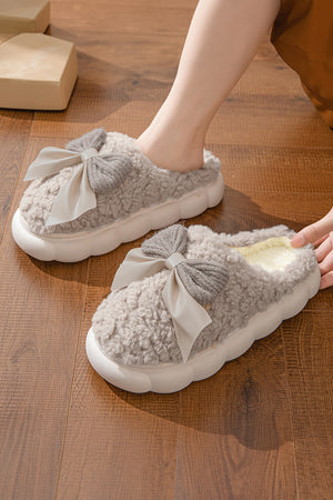 White Contrast Bowknot Applique Plush Winter Slippers