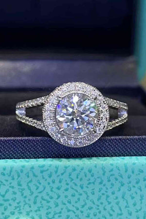 Shiny and Chic 1 Carat Moissanite Ring